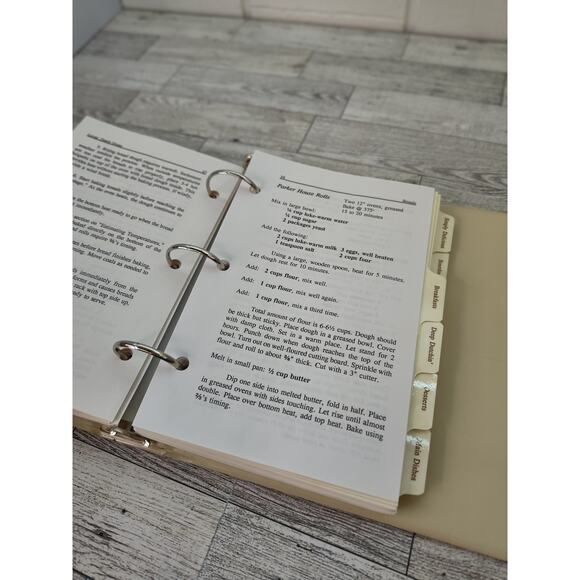 Lovin' Dutch Ovens 3 Ring Binder Cookbook 1991 Vintage by Joan S Larsen Recipes - Picture 5 of 14